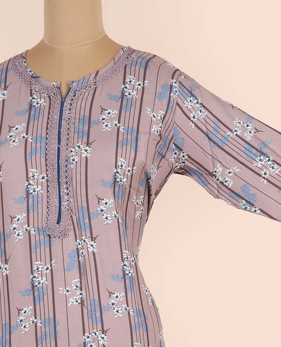 Blue stripes & floral motifs printed round-neck 3/4th-sleeve nighty - Image 3