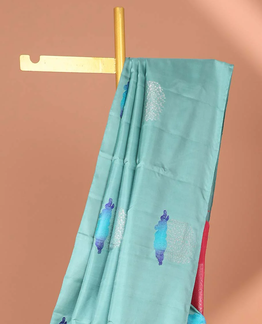 Borderless blue Kanchipuram silksaree with buttas, contrast pallu of floral, paisleys, chakram, and neli designs - Image 3