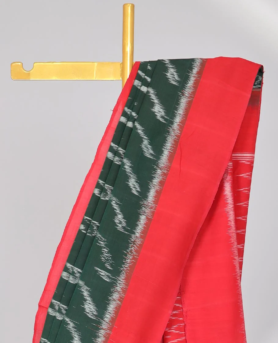Green Vine design Ikkat Cotton Saree with contrast plain border & geometric design pallu - Image 3