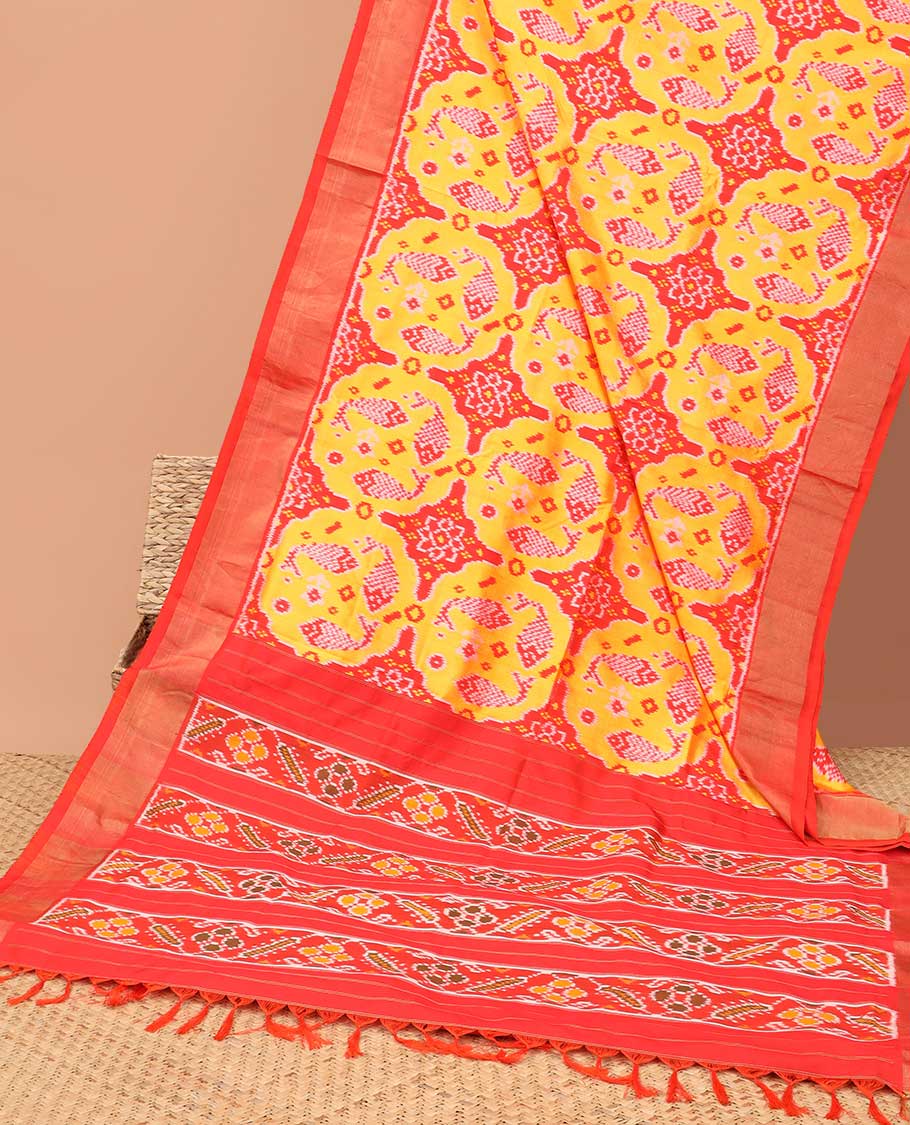 Multi-color fish, floral design ikkat saree with contrast plain border & floral design pallu - Image 4
