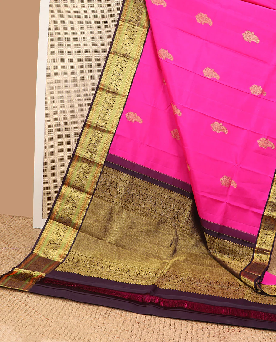 Pink buttas kancheepuram silk saree with contrast korvai border of rekku, banaras, poo chakram, manga design & floral zari design pallu - Image 3