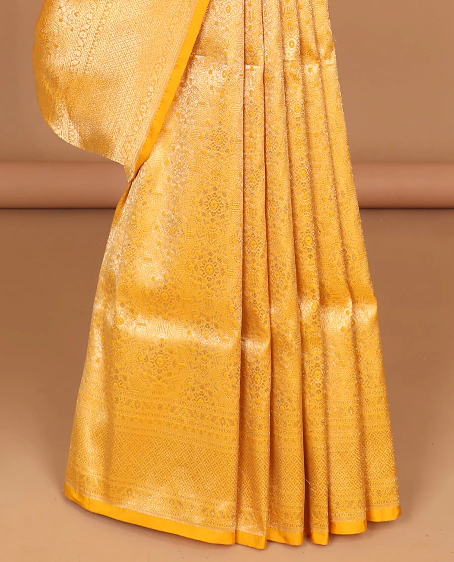 Yellow floral jacquard with self intricate zari design border & floral zari design pallu - Image 5